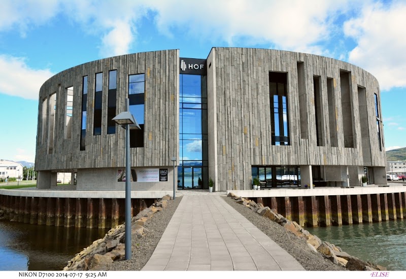 Naustahvilft Cultural Center