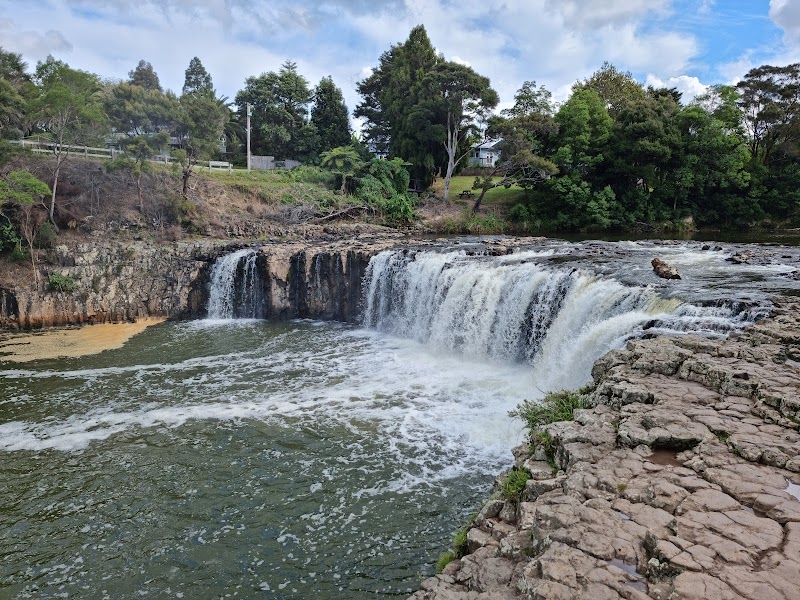 Haruru Falls