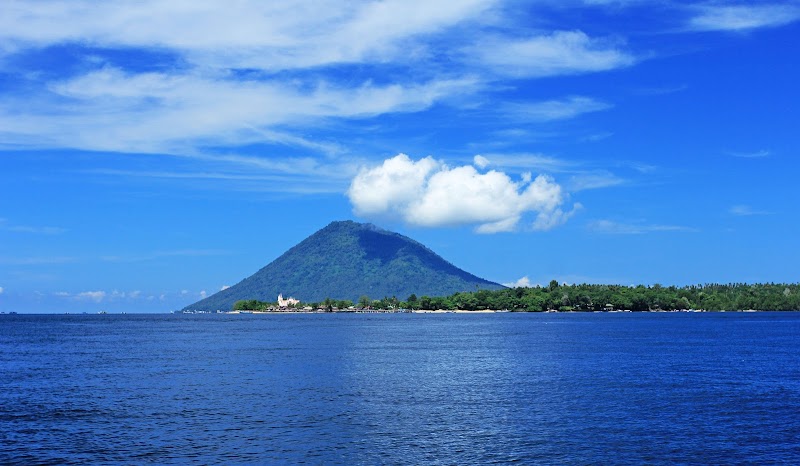 Manado Tua Volcano Hike