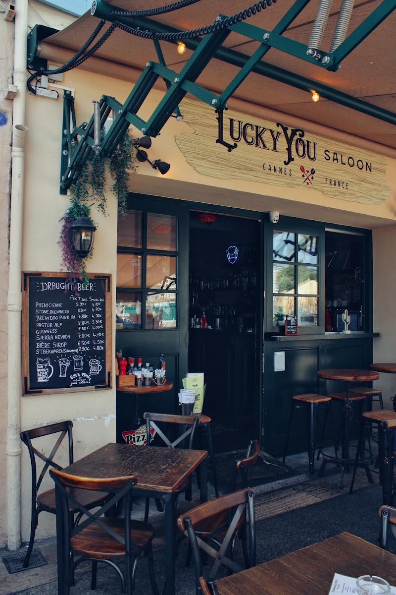 Squatter's Alley (Rue du Dr. Marnas)