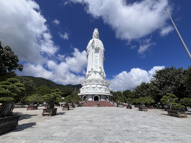 Son Tra Peninsula Monkey Mountain