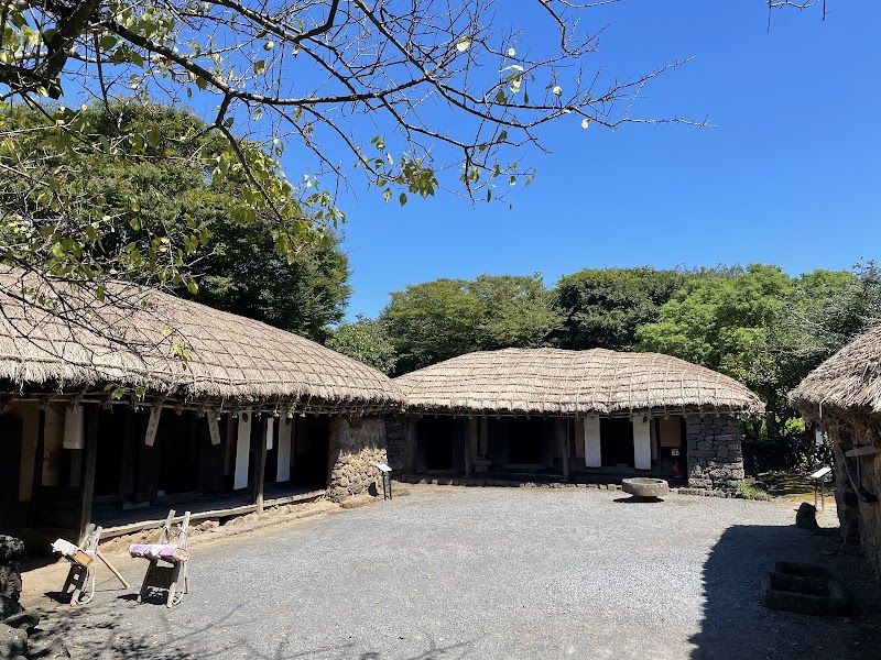 Jeju Folk Village Museum