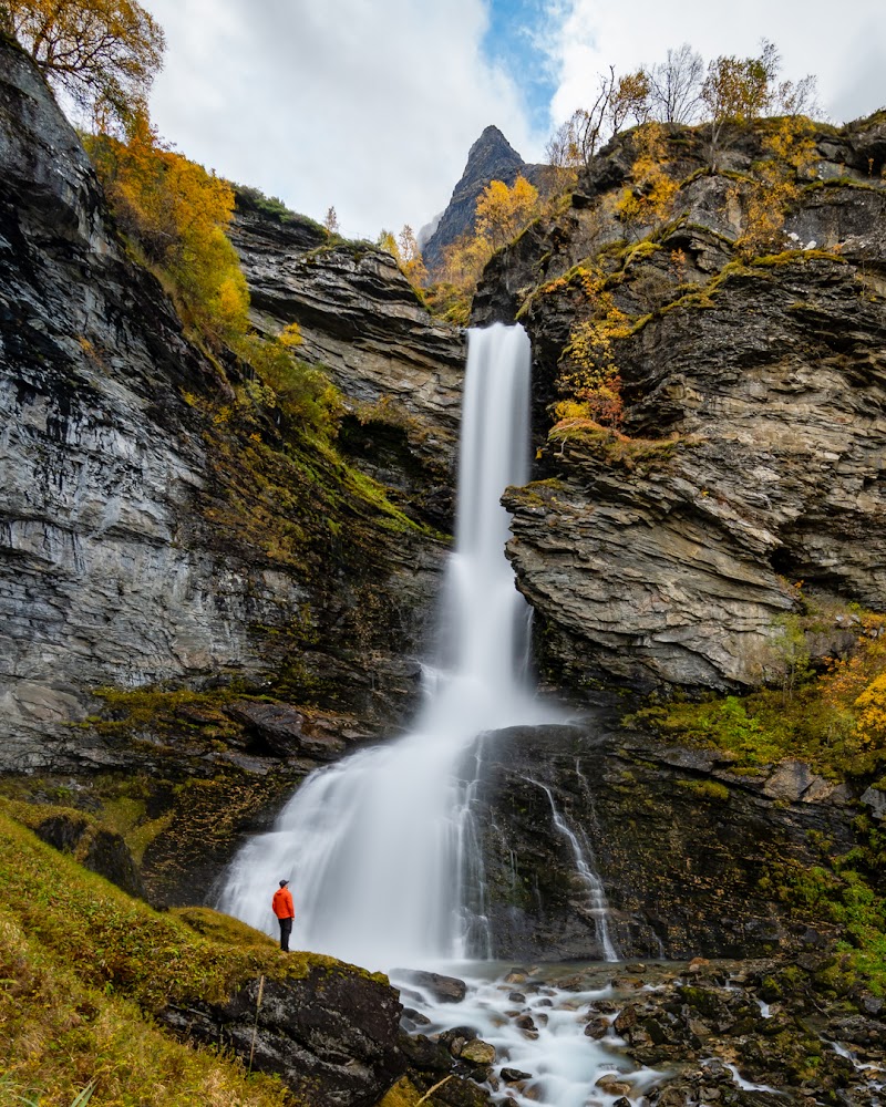 Storseterfossen Waterfall Hike