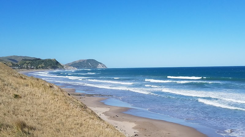 Waianuarua Beach
