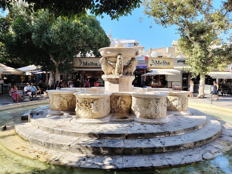 Morosini Fountain (Lion Square)