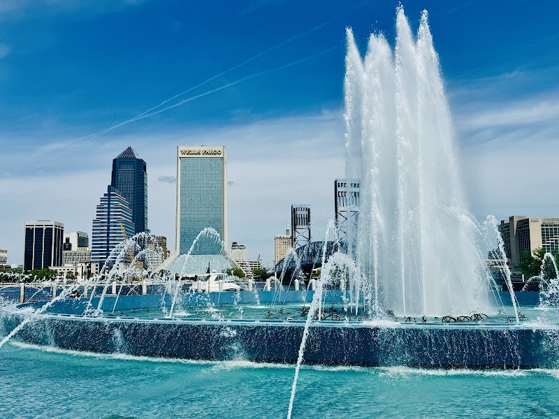 Riverwalk & Friendship Fountain