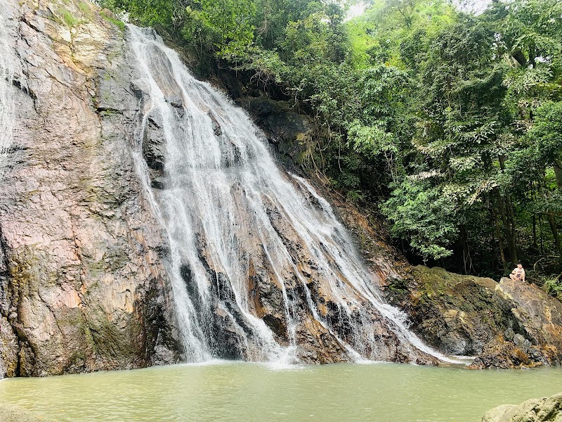 Na Muang Waterfalls