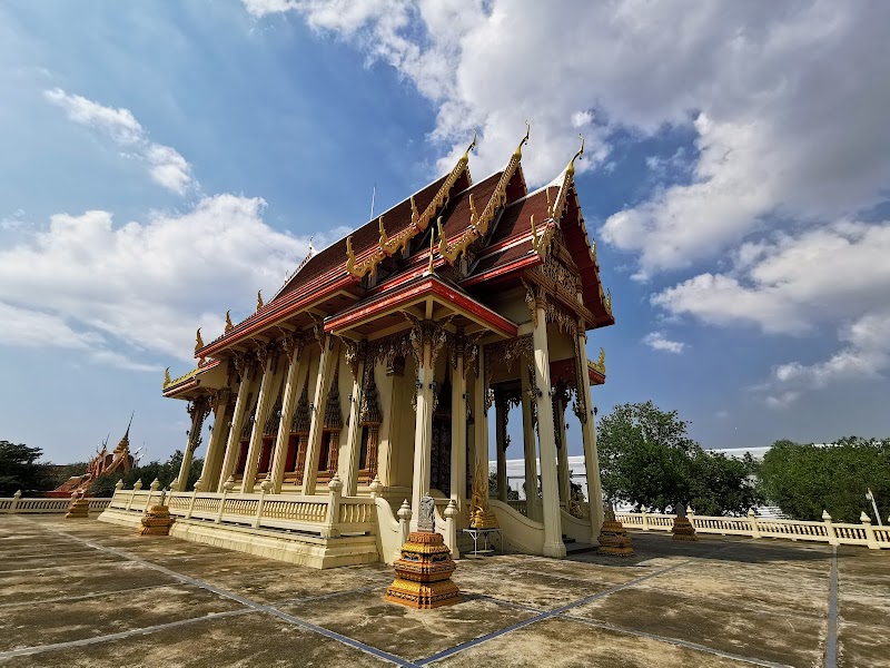Laem Chabang Temple