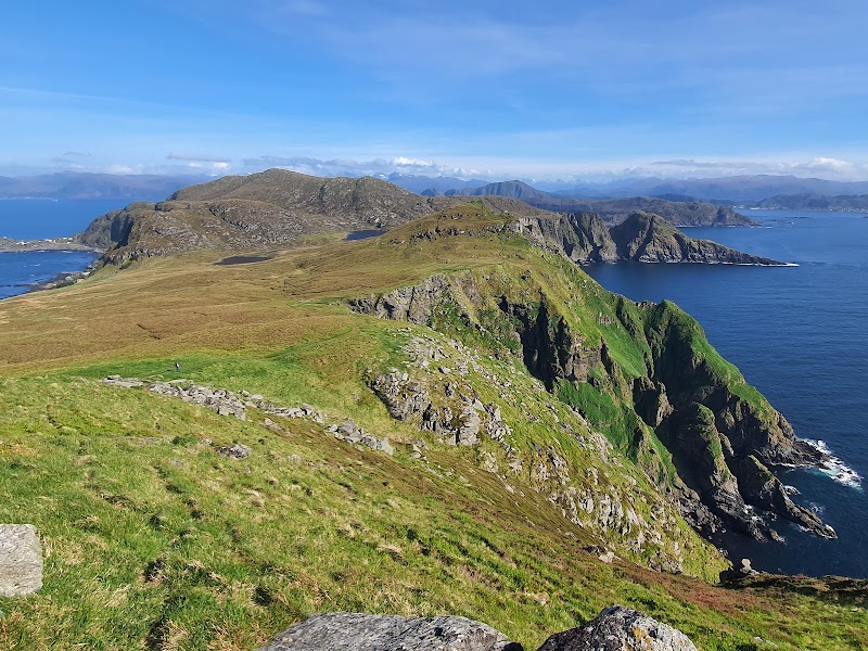 Runde Island Bird Cliffs (nearby)