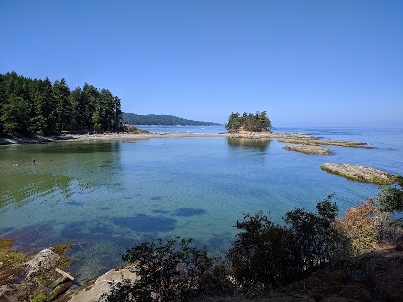 Dionisio Point (nearby)