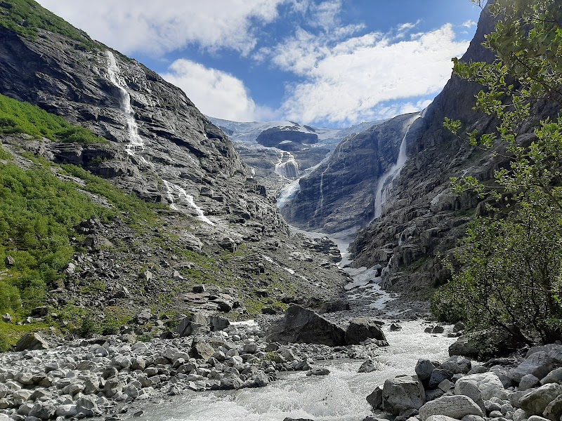 Kjenndalskrone Waterfall