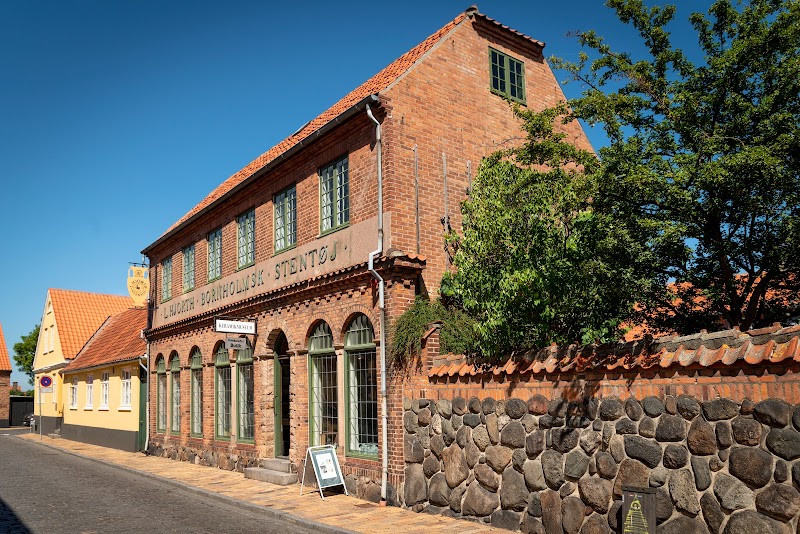 Tobacco Factory Painting Museum