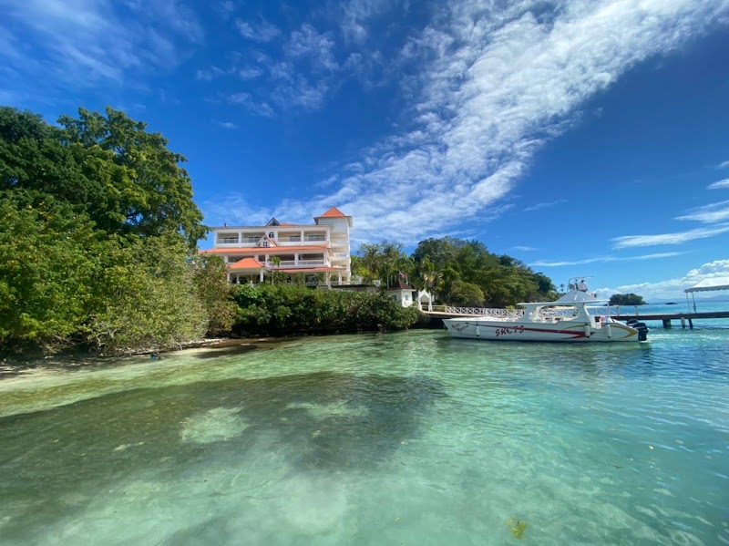 Cayo Levantado (Bacardi Island)