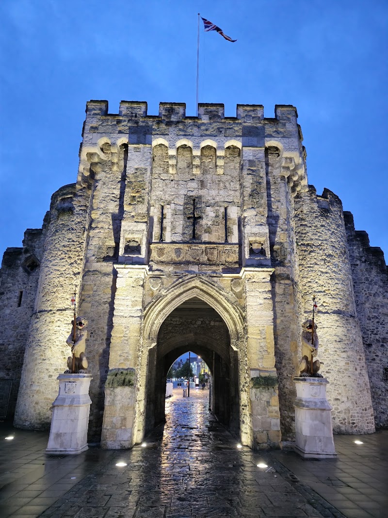Bargate & Town Walls Walk
