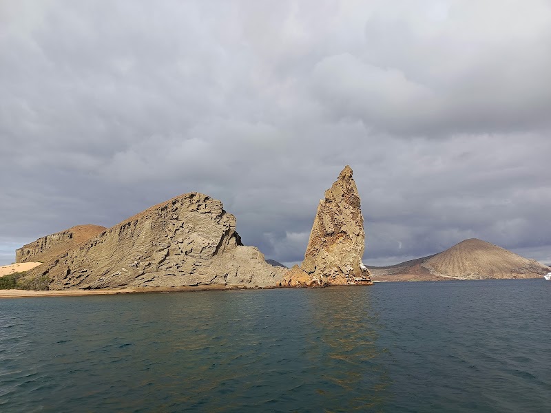 Snorkeling Pinnacle Rock